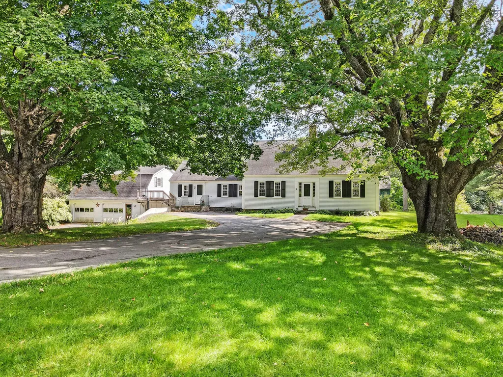 1194 Hallowell Litchfield Road West Gardiner ME 04345