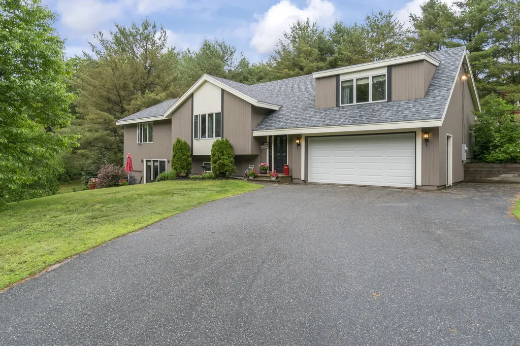 521 Stevens Mill Road Auburn ME 04210
