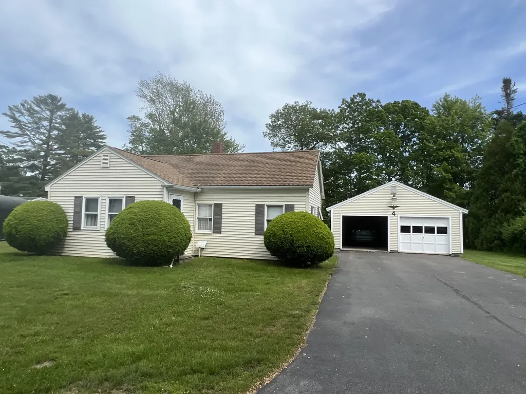 4 Coolidge Avenue Saco ME 04072