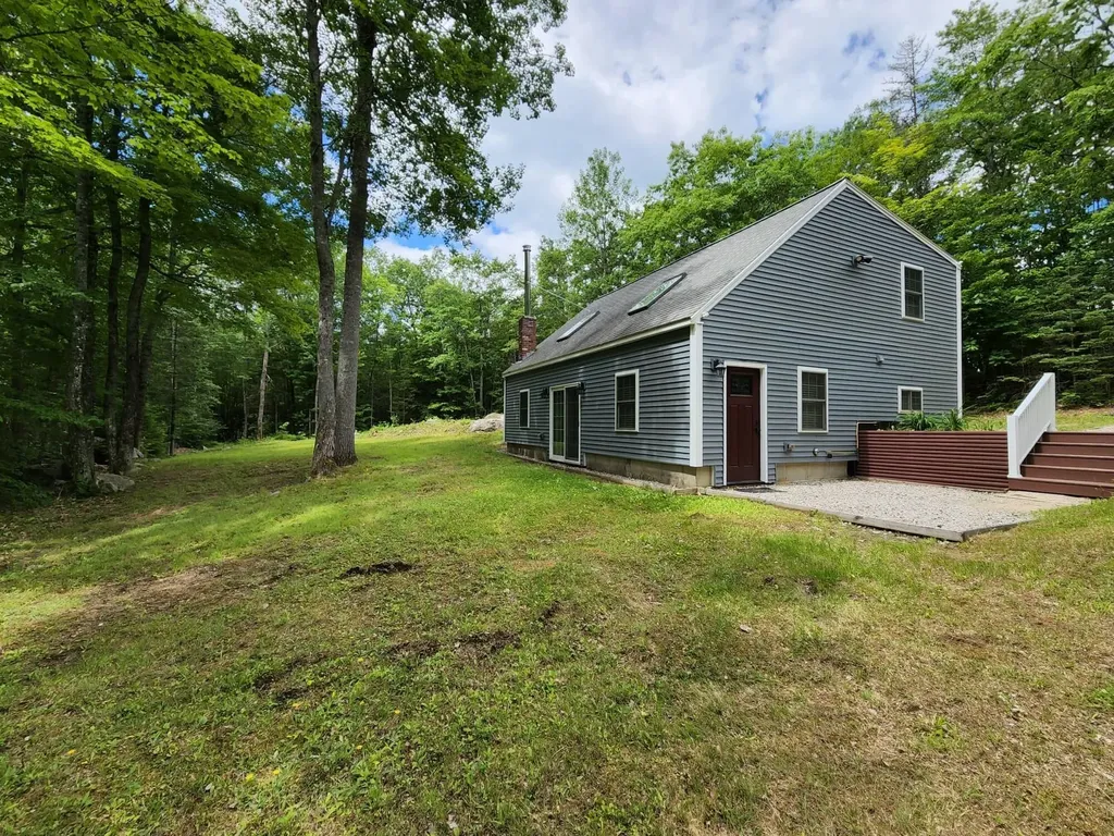 407 Hebron Road Paris ME 04281