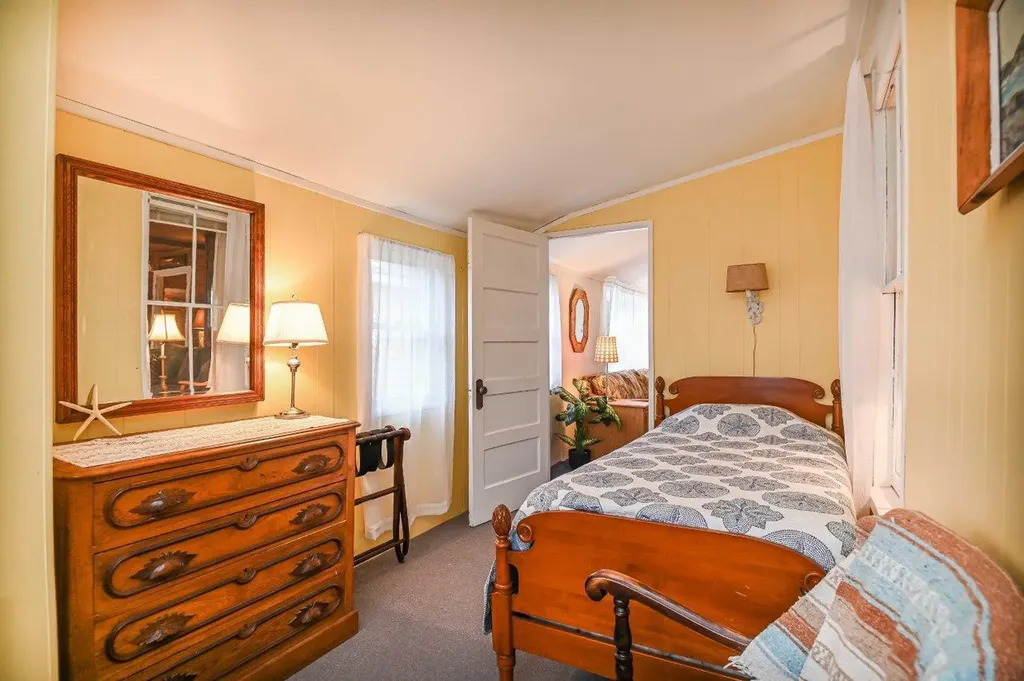 3 Broadway York ME 03909