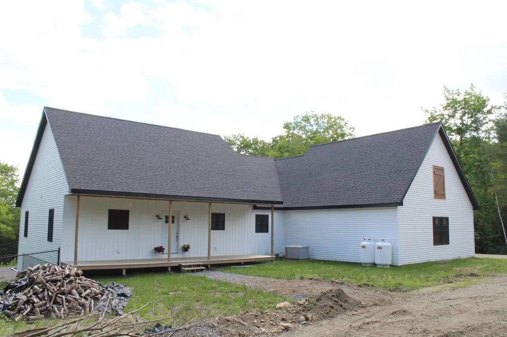93 Oakwood Road West Gardiner ME 04345