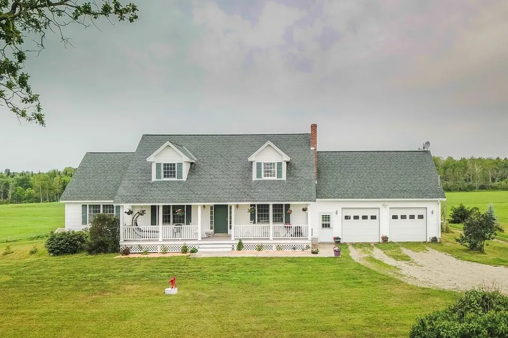 1644 Bangor Road Clinton ME 04927
