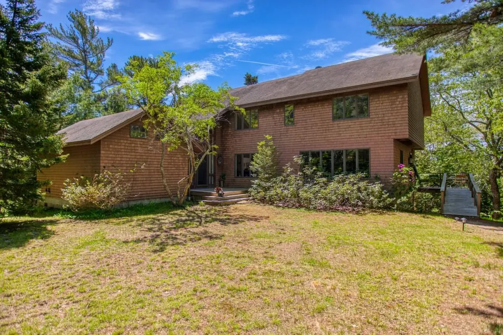 216 Cape Newagen Road Southport ME 04576