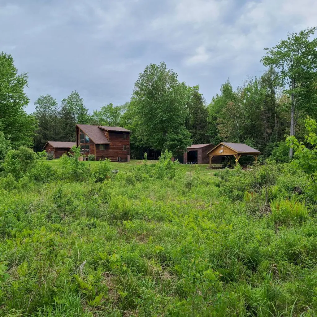 32 Sicotte Road Peru ME 04290