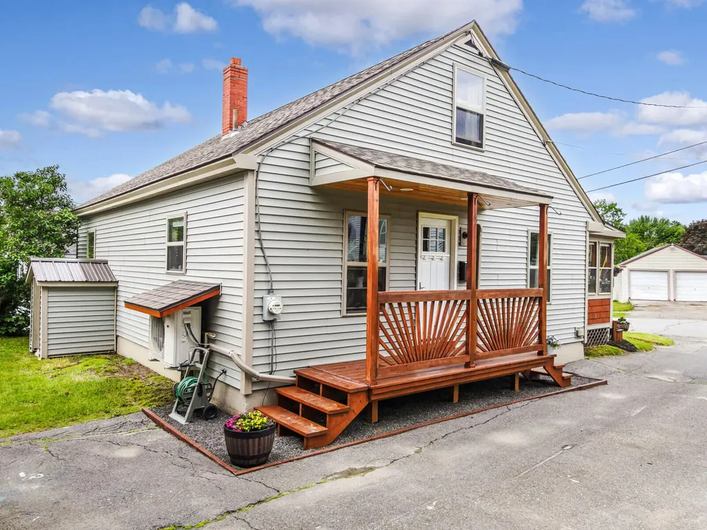 4 Cummings Avenue Augusta ME 04330
