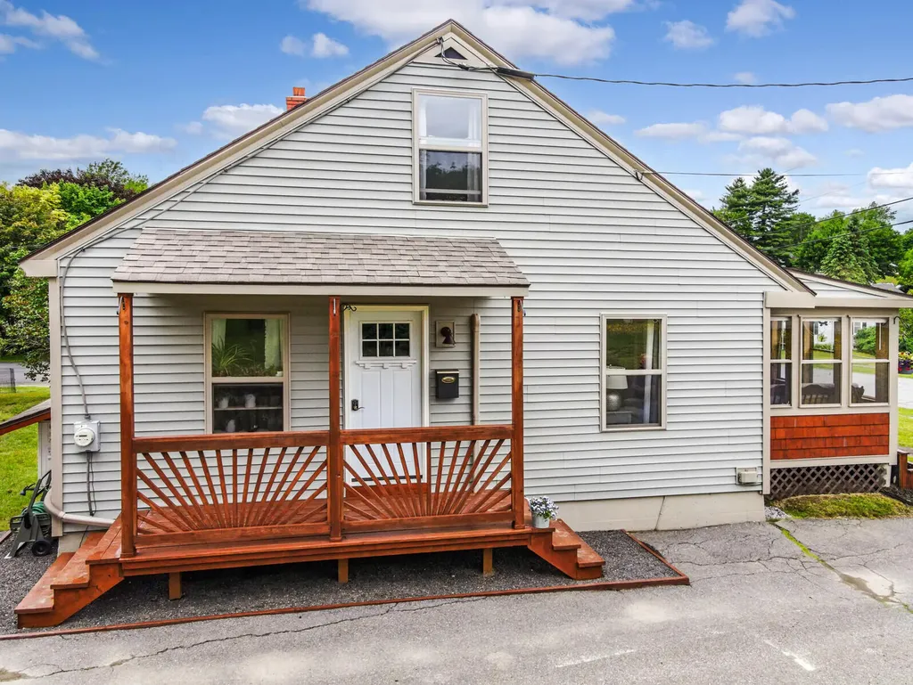 4 Cummings Avenue Augusta ME 04330