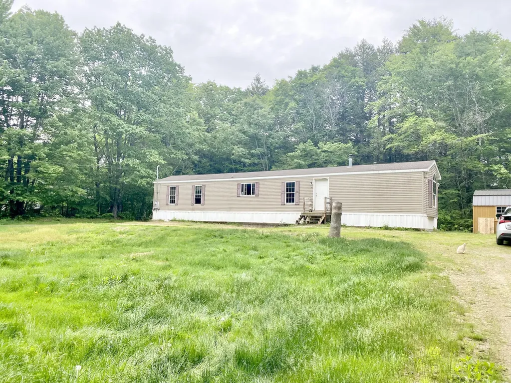 34 Vail Road Buxton ME 04093