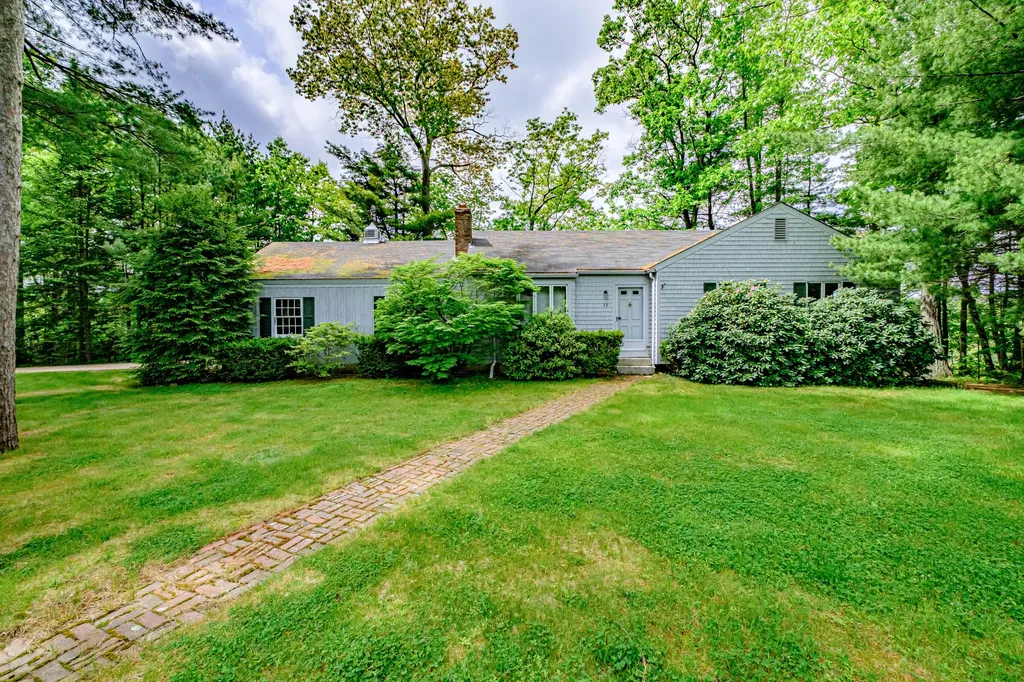 33 Old County Road Scarborough ME 04074