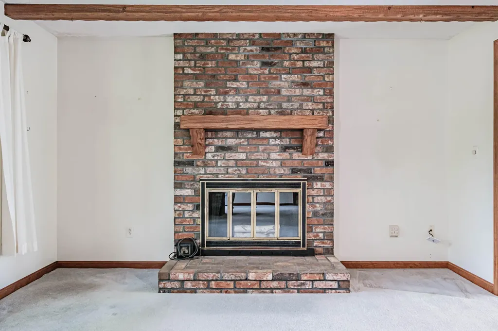 33 Old County Road Scarborough ME 04074