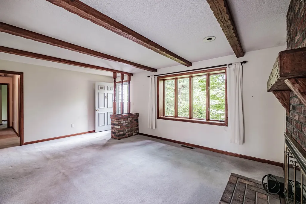 33 Old County Road Scarborough ME 04074
