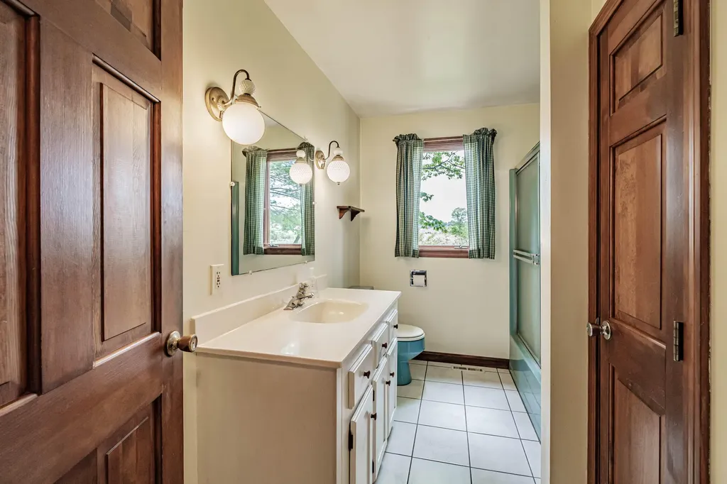 33 Old County Road Scarborough ME 04074