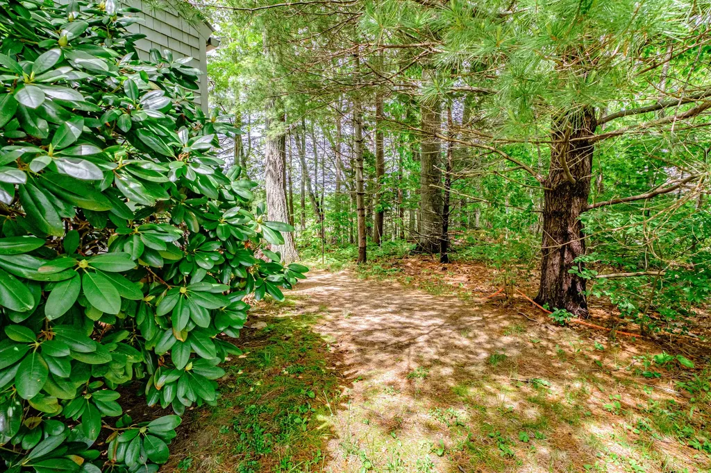 33 Old County Road Scarborough ME 04074