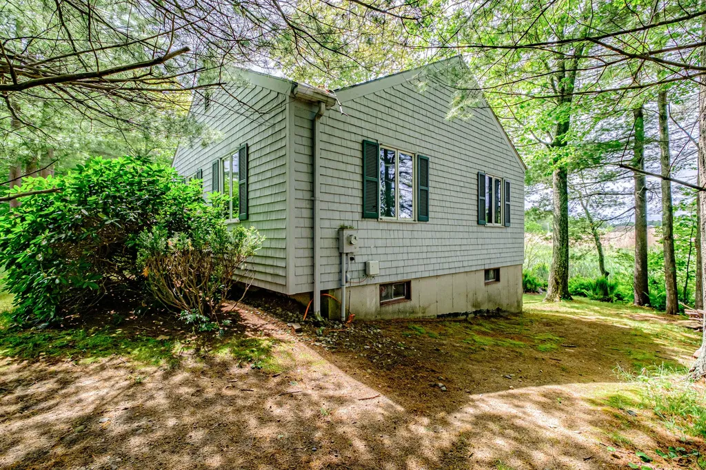 33 Old County Road Scarborough ME 04074