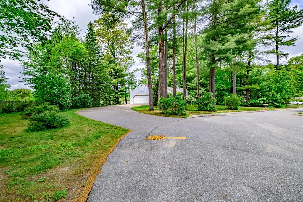 33 Old County Road Scarborough ME 04074
