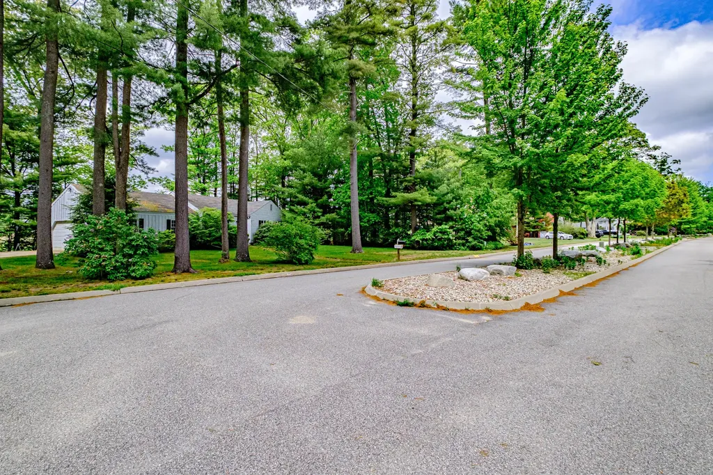 33 Old County Road Scarborough ME 04074