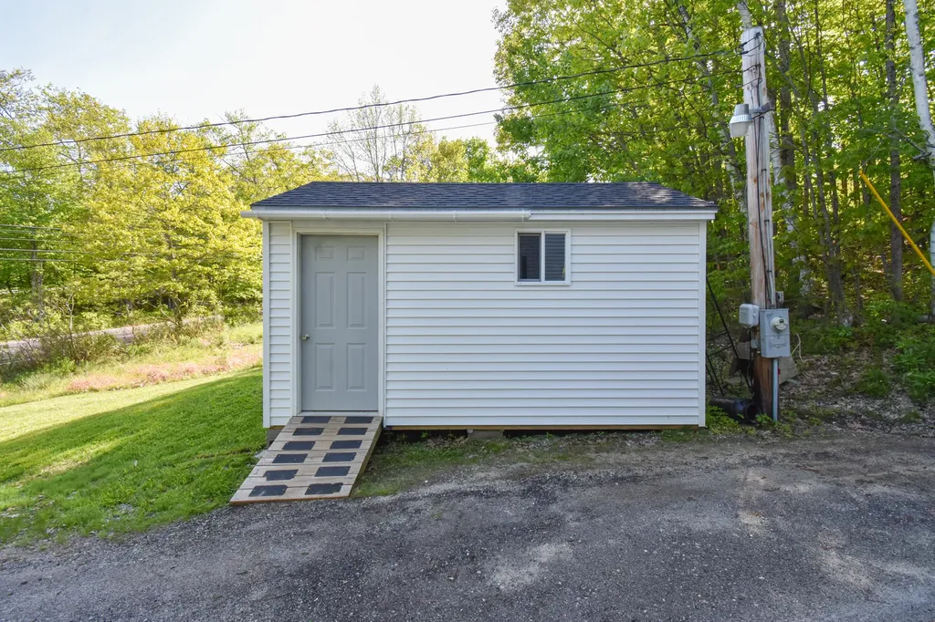 538 Old Portland Road Brunswick ME 04011