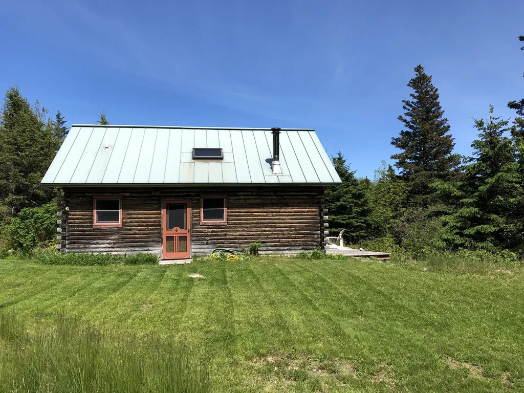 35 Lemoine Road Swans Island ME 04685