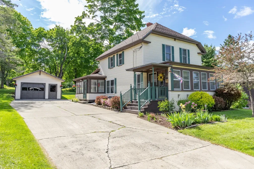 21 Hillside Avenue Old Town ME 04468