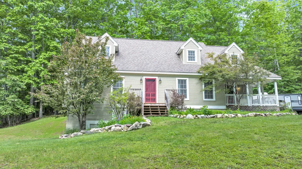 18 Hutchins Street Norway ME 04268