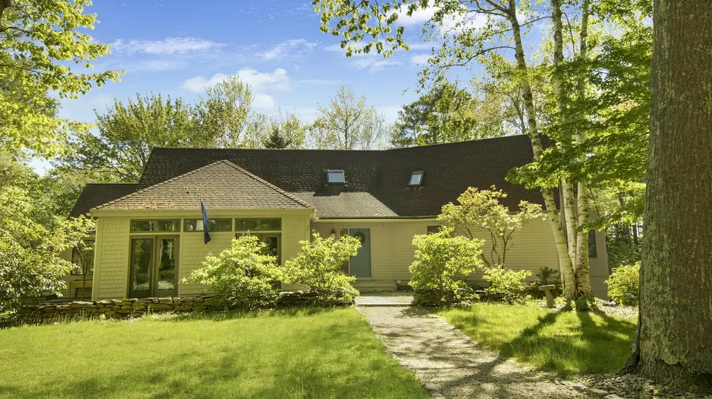 2 Rocky Shore Lane Kennebunk ME 04043