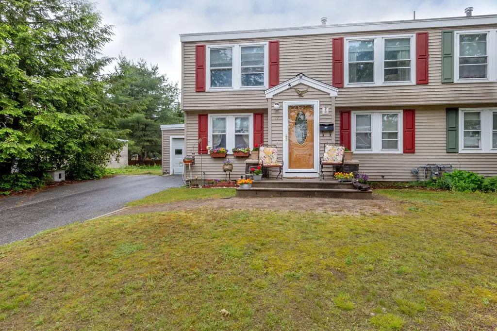 17 Shobe Avenue Brunswick ME 04011