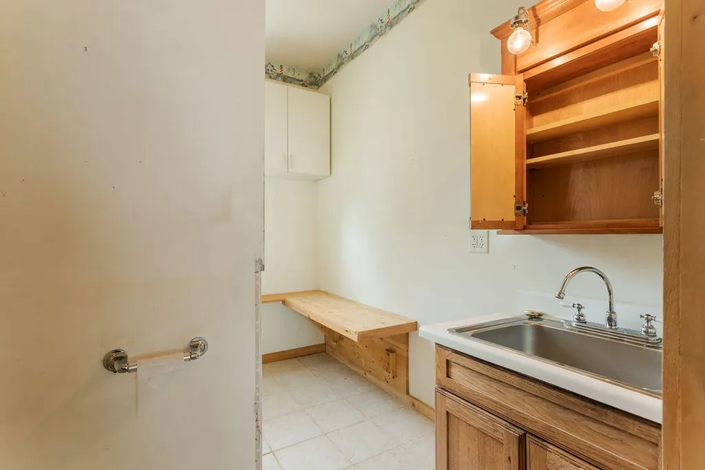 8 Woodland Avenue Saco ME 04072