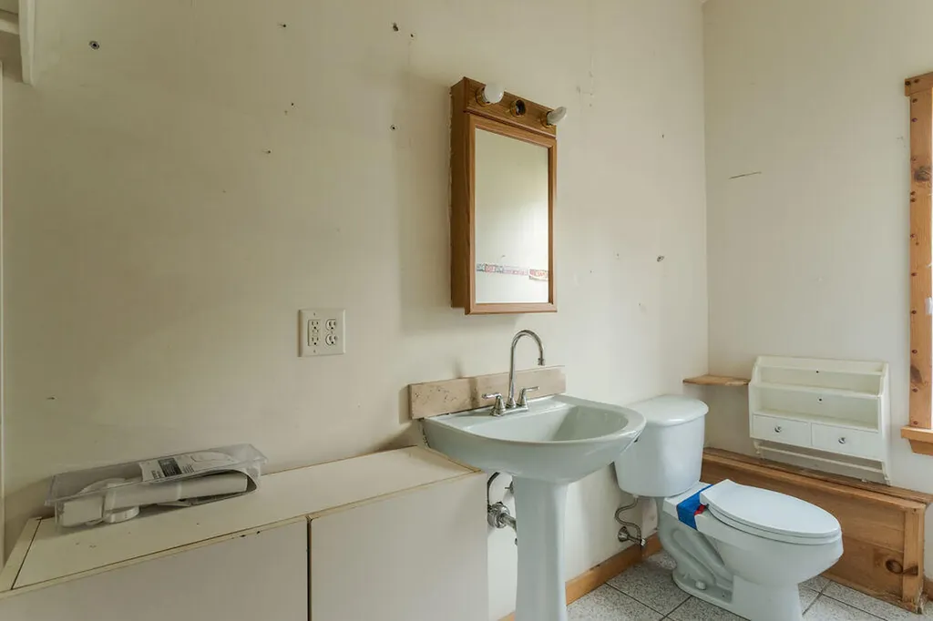 8 Woodland Avenue Saco ME 04072