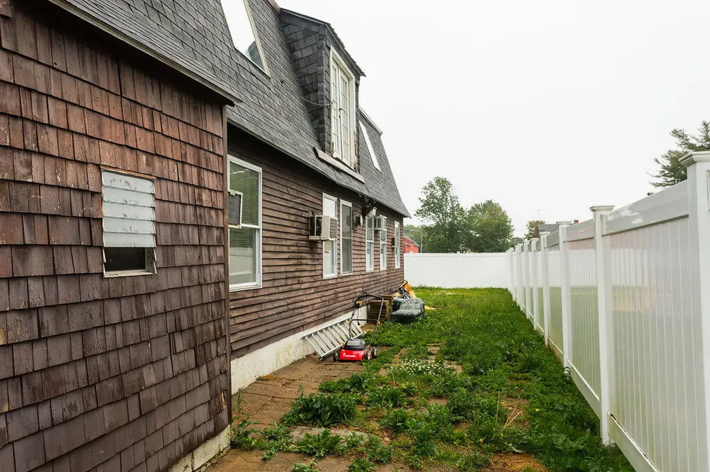 8 Woodland Avenue Saco ME 04072