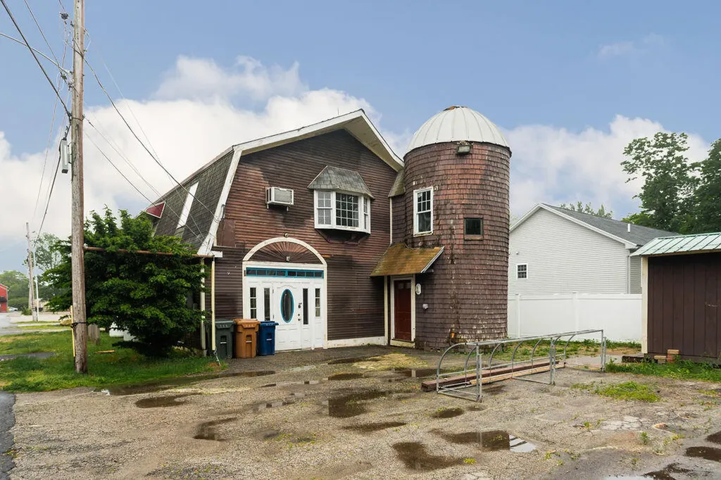 8 Woodland Avenue Saco ME 04072