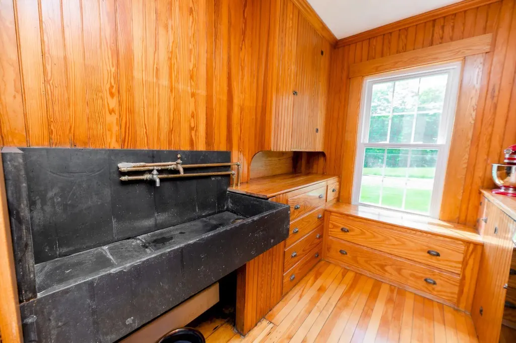 128 Pleasant Street Wilton ME 04294