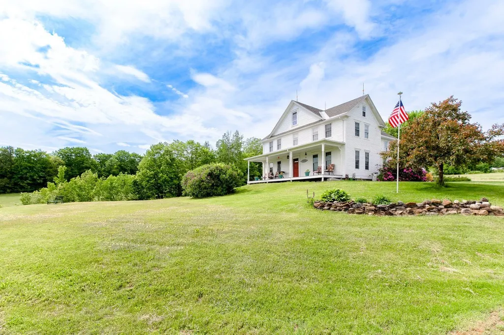 128 Pleasant Street Wilton ME 04294