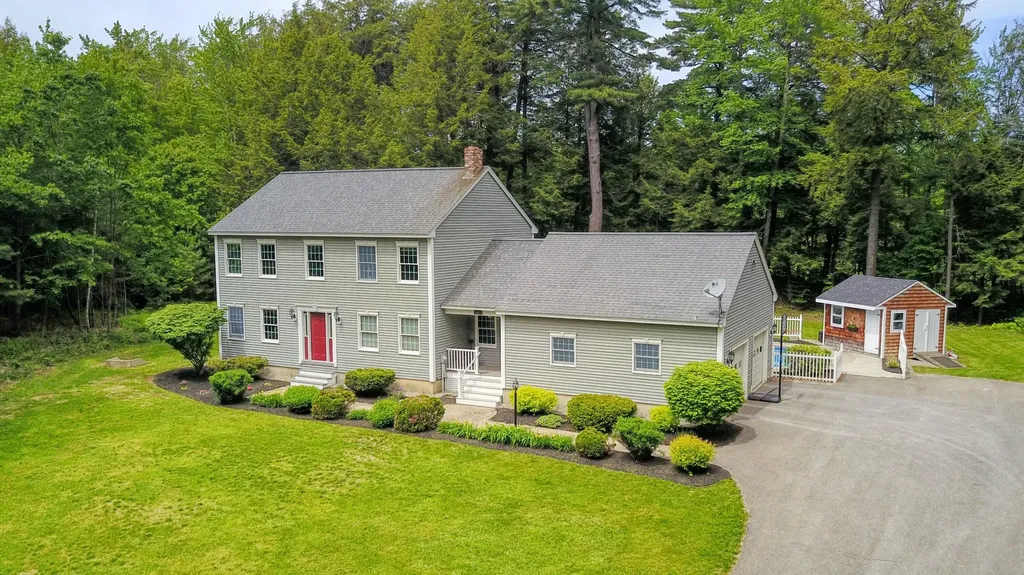 41 Rosswood Green Lane Oakland ME 04963