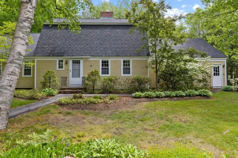 33 Applegate Lane Falmouth ME 04105