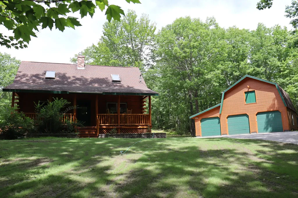 56 Maddox Farm Road Road W Lyman ME 04002