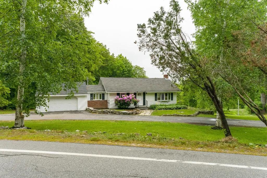 171 Mountain Road Falmouth ME 04105