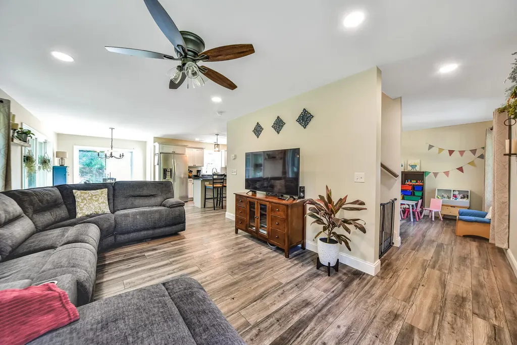 27 Marly Road West Gardiner ME 04345
