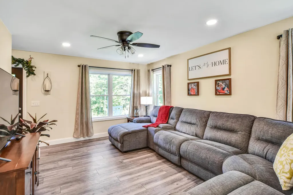 27 Marly Road West Gardiner ME 04345