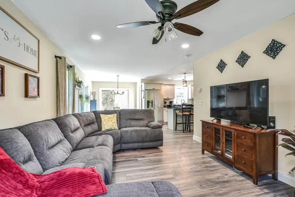 27 Marly Road West Gardiner ME 04345