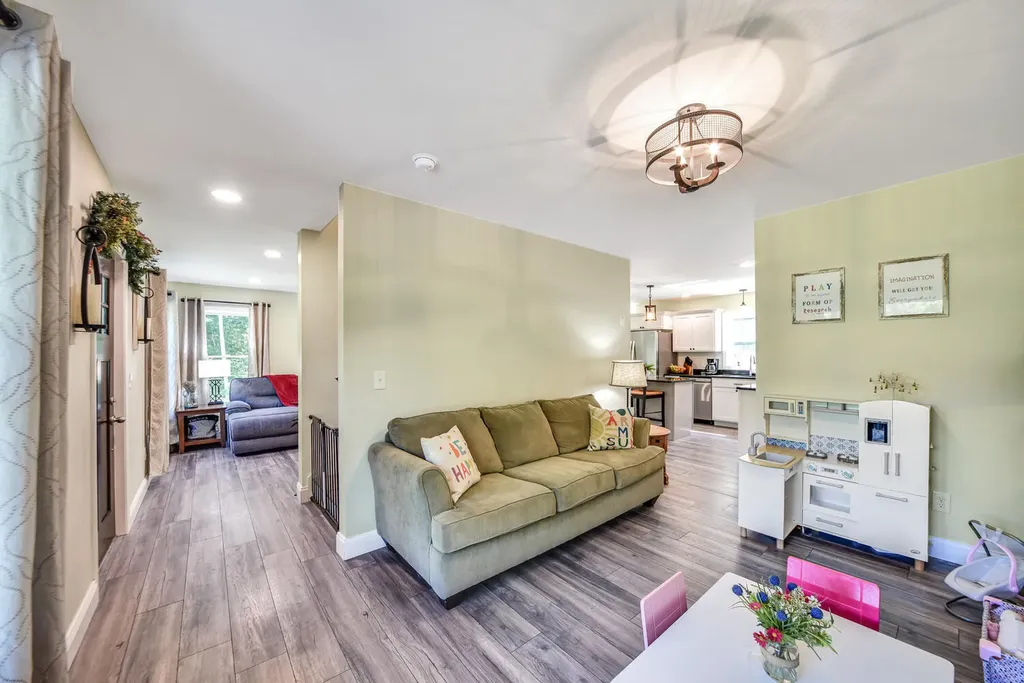 27 Marly Road West Gardiner ME 04345
