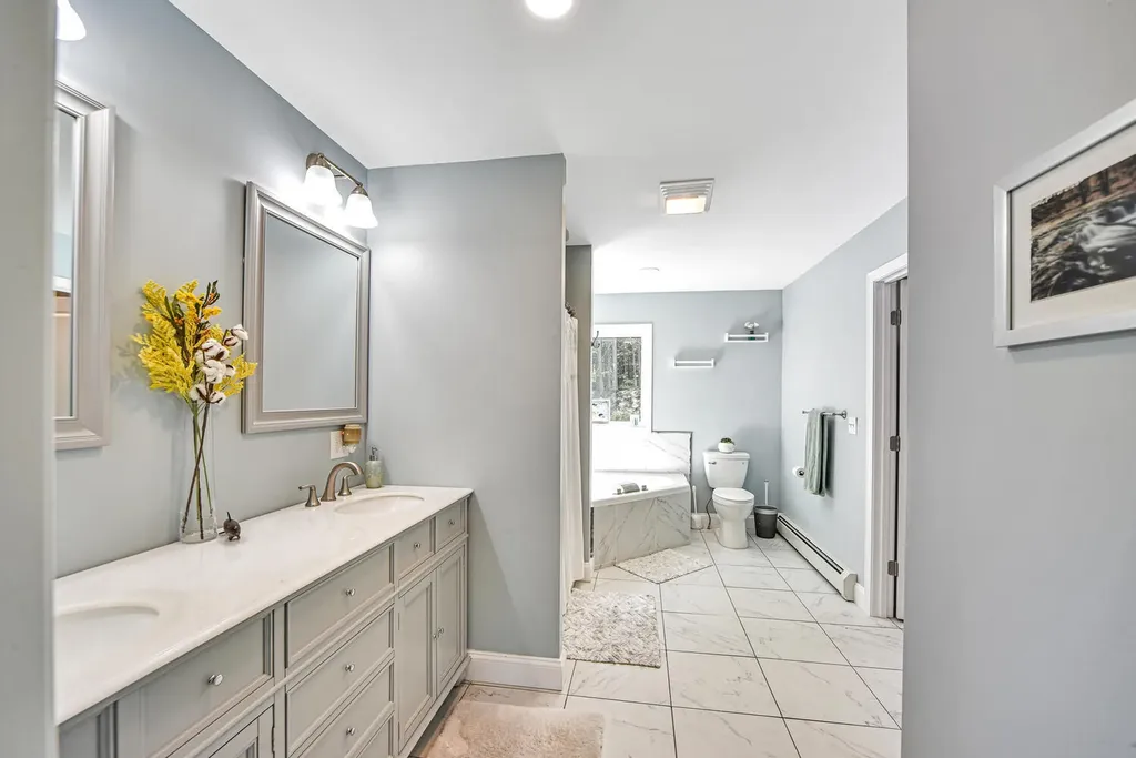 27 Marly Road West Gardiner ME 04345