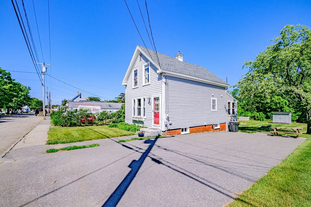 13 E Grand Avenue Scarborough ME 04074