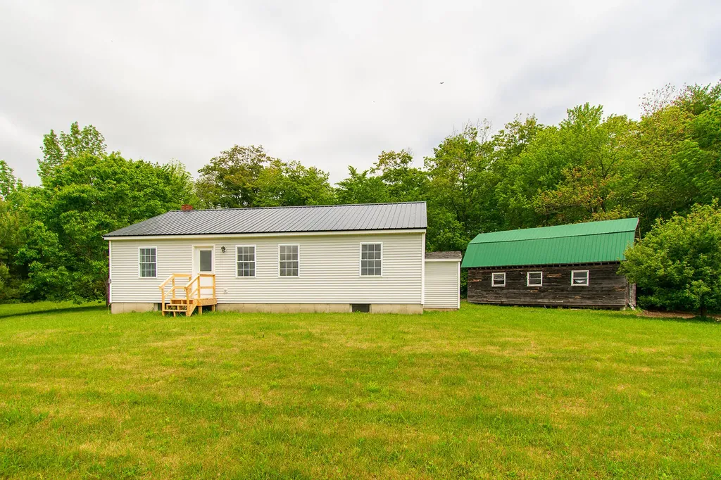 1008 Pinnacle Road Liberty ME 04949