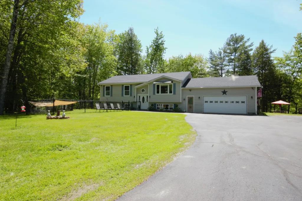 18 Overlook Drive Milford ME 04461