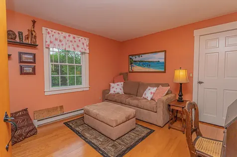 207 Middle Street Farmington ME 04938