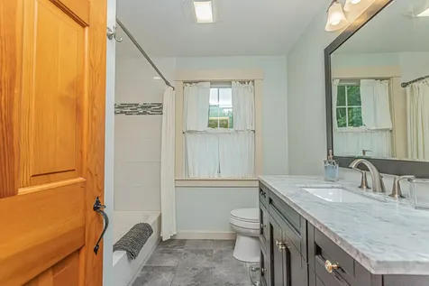 207 Middle Street Farmington ME 04938
