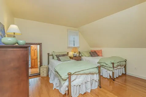 207 Middle Street Farmington ME 04938