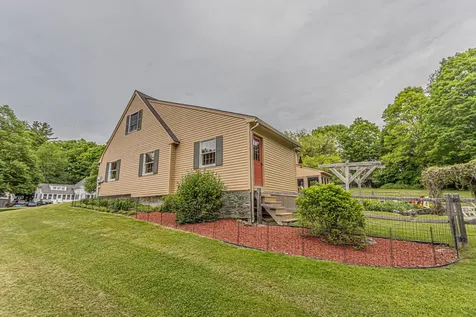 207 Middle Street Farmington ME 04938