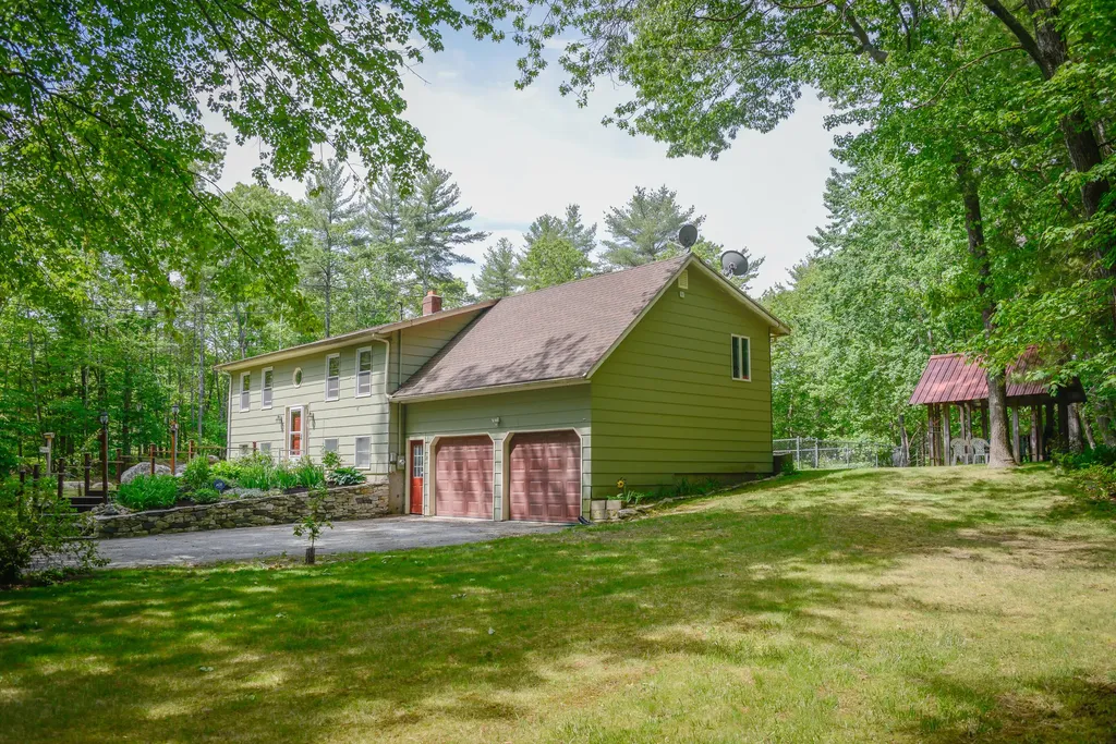 26 Hemlock Lane Gray ME 04039