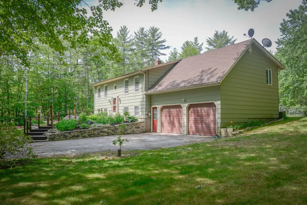 26 Hemlock Lane Gray ME 04039